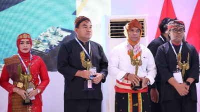 Bupati Blora Terima Trofi AK PWI Pusat di Puncak HPN 2026 Banten