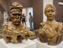 2 Patung Tokoh Asal Blora Memukau Peserta Dialog Kebudayaan PWI Pusat