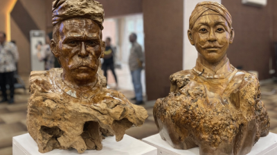 2 Patung Tokoh Asal Blora Memukau Peserta Dialog Kebudayaan PWI Pusat