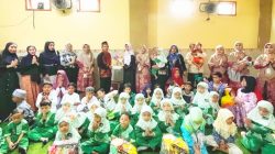 Tanamkan Empati Sejak Dini, TK Alif Smart Kunjungi Pesantren Yatim Balita Adhsa