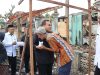 Tinjau Korban Kebakaran ‘Pasar Darurat’ Ngawen, Bupati Blora Serahkan Bantuan