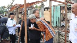 Tinjau Korban Kebakaran ‘Pasar Darurat’ Ngawen, Bupati Blora Serahkan Bantuan